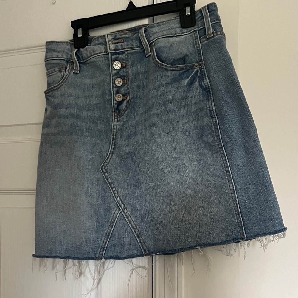 Old navy light wash jean skirt, size 2